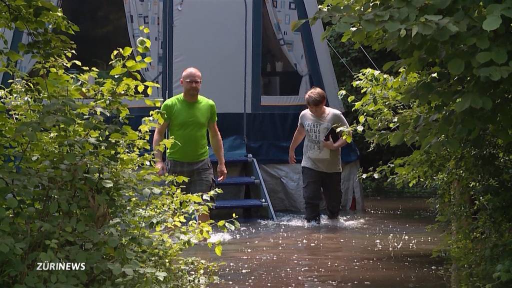 Camping-Sommer 2021 fällt ins Wasser: Campingplatz Weesen im Kampf gegen die Wassermassen