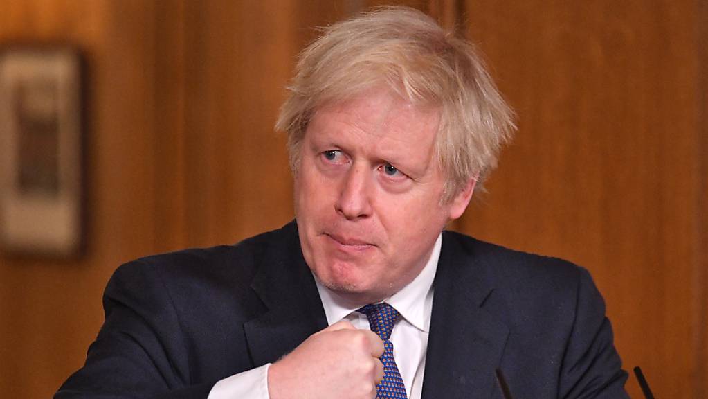 Boris Johnson, Premierminister von Grossbritannien, gestikuliert in der Downing Street bei einer Pressekonferenz zur Corona-Pandemie.