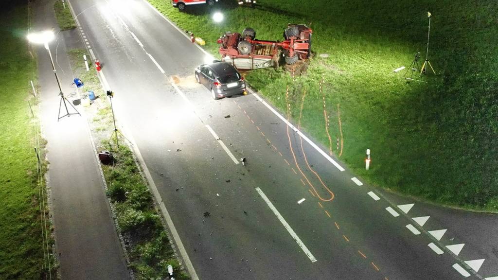 Zwei Verletzte bei heftigem Auffahrunfall in Oberdorf NW