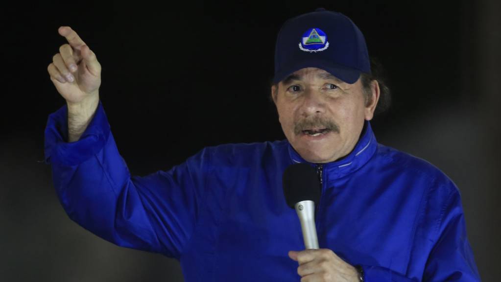 ARCHIV - Daniel Ortega, Präsident von Nicaragua, spricht bei der Einweihungsfeier einer Autobahnüberführung. Foto: Alfredo Zuniga/AP/dpa