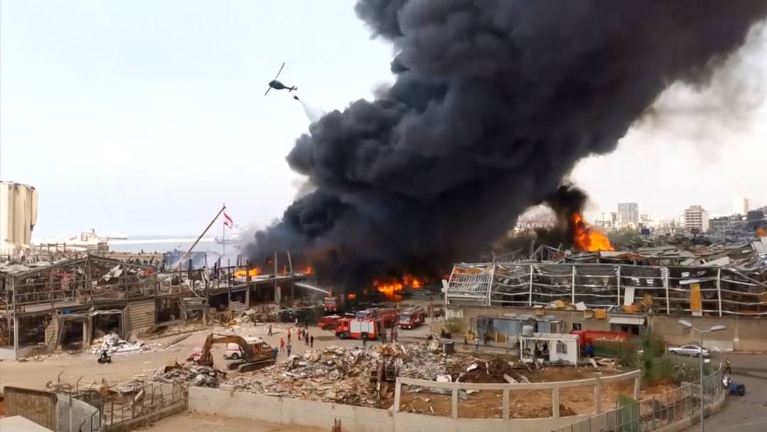 Einen Monat nach grosser Explosion: Wieder Feuer im Hafen von Beirut