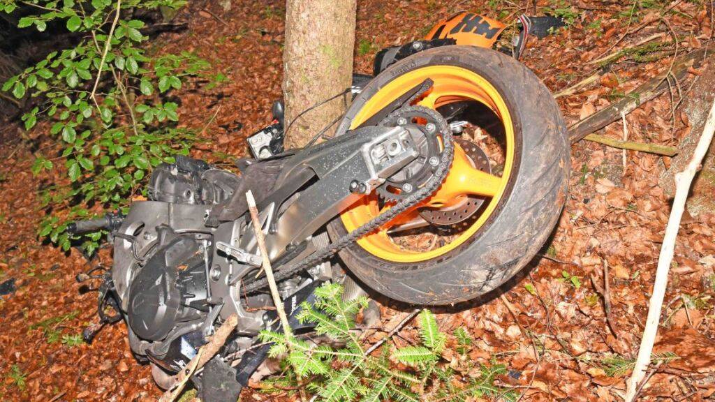 Das Motorrad wurde beim tödlichen Unfall total beschädigt.