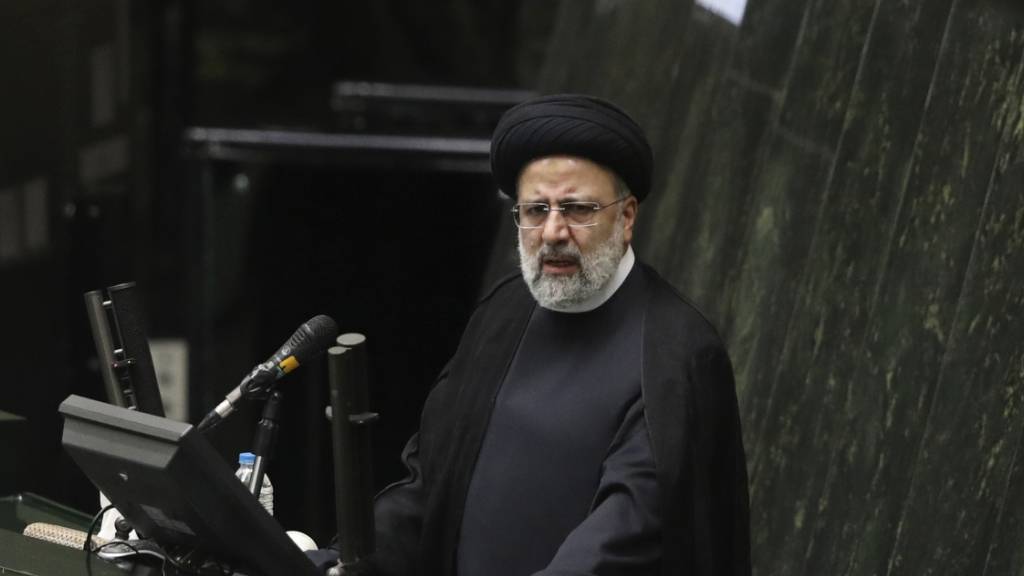 Irans Präsident Raisi ernennt Akademikerin zur Vizepräsidentin