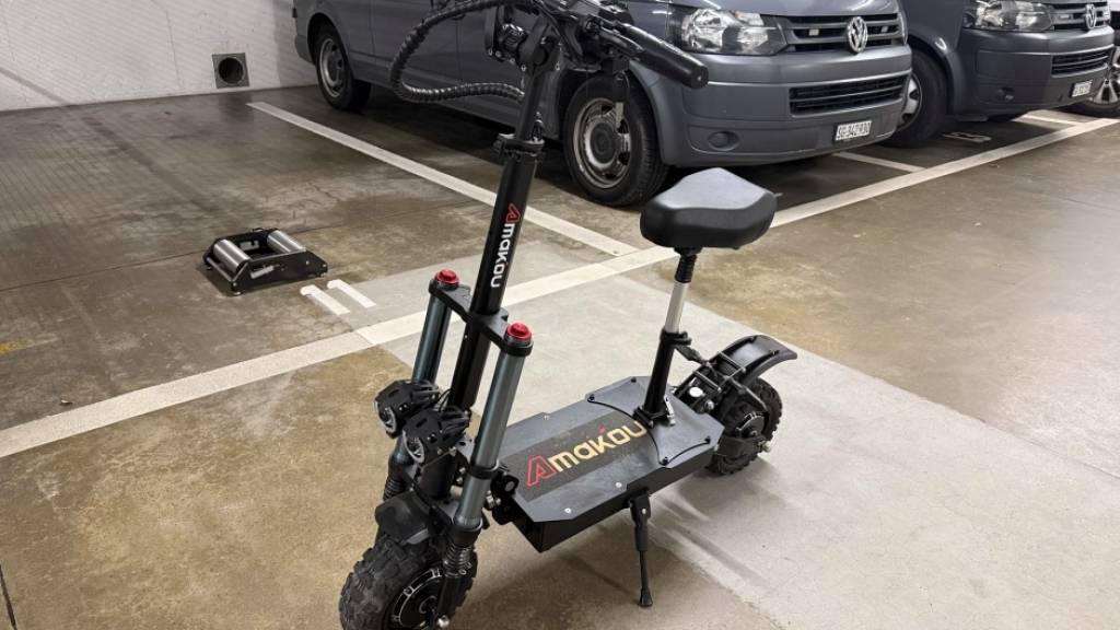 Die Polizei stellte das E-Trottinett sicher.