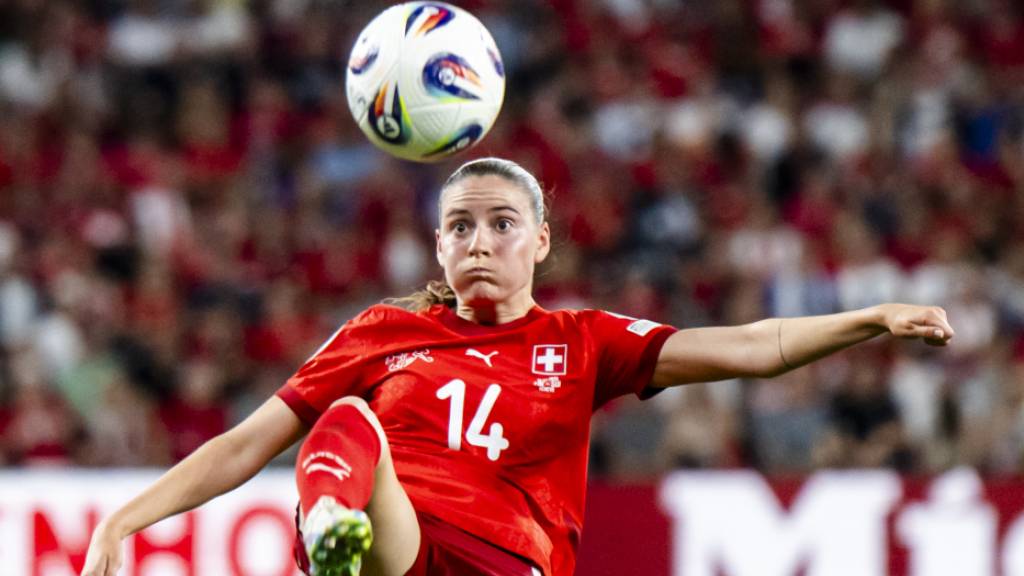 Smilla Vallotto feiert mit Wolfsburg einen Erfolg