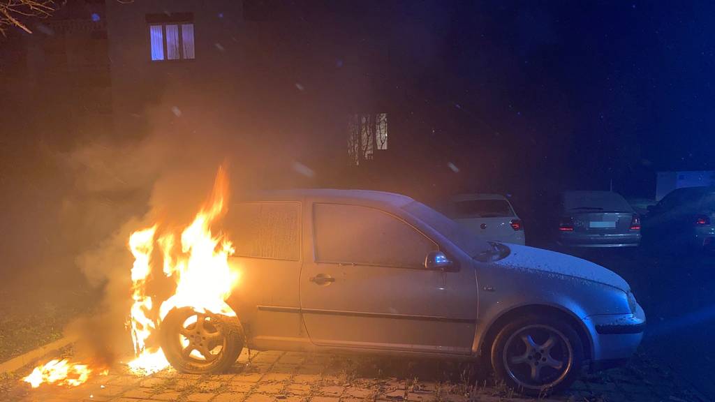 Zuerst brennt ein Auto, dann eine Tiefgarage – war ein Brandstifter am Werk?