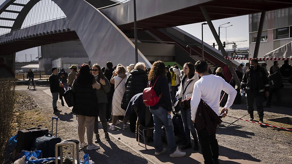 Die Spital Thurgau AG will fünf Flüchtlinge aus der Ukraine anstellen, auch wenn sie nicht über alle für die Schweiz verlangten Qualifikationen verfügen. (Symbolbild)