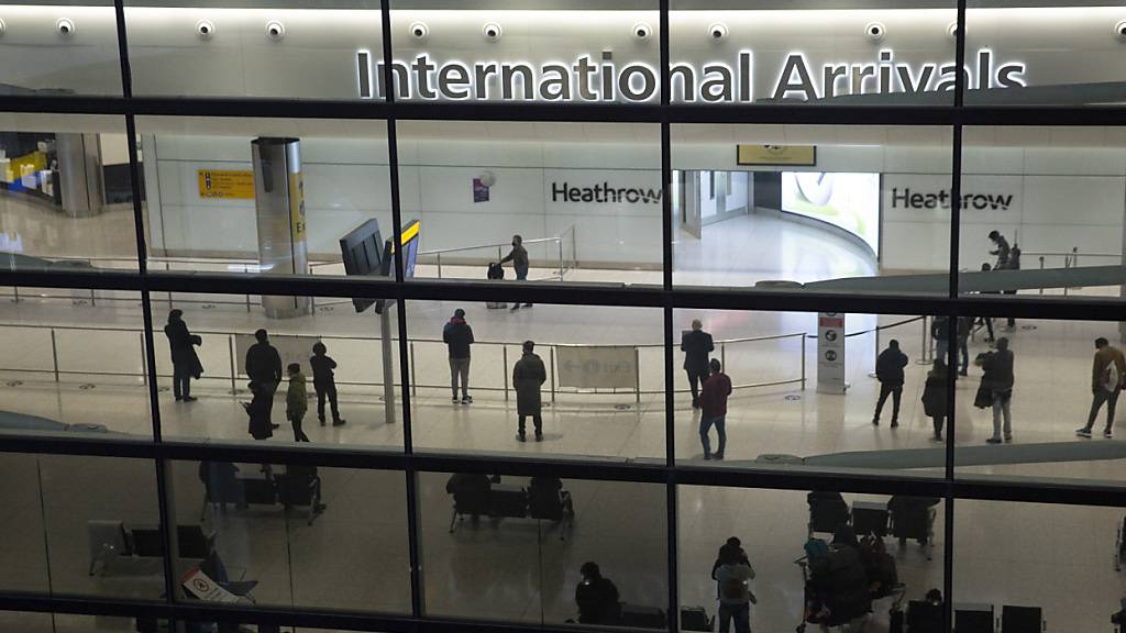 Unter anderem am Flughafen London-Heathrow wurden lange Wartezeiten erwartet. (Archivbild)