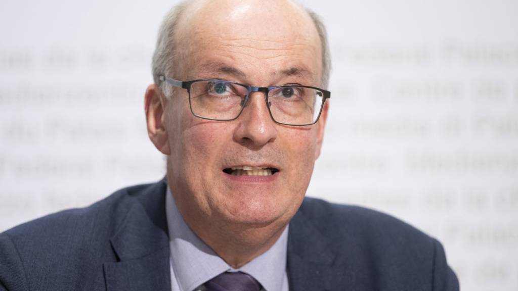 Bauernpräsident Markus Ritter rechnet aufgrund der anhaltenden Trockenheit mit massiven Verlusten für die Landwirtschaft.  (Archivbild)