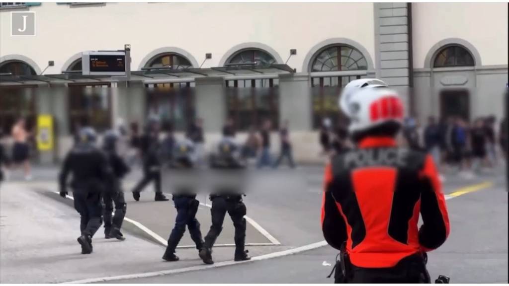 Krawalle am Bahnhof Thun nach Fussballmatch – Polizei setzt Gummischrot ein