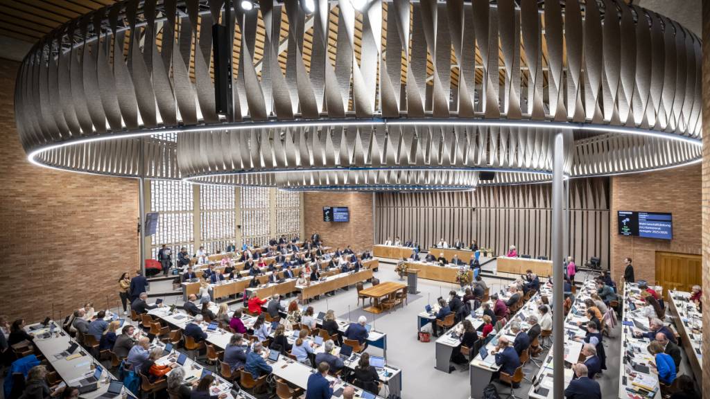 Der Kantonsrat hat am Montag eine Steuerfusssenkung um 3 Prozentpunkte beschlossen. (Archivbild)