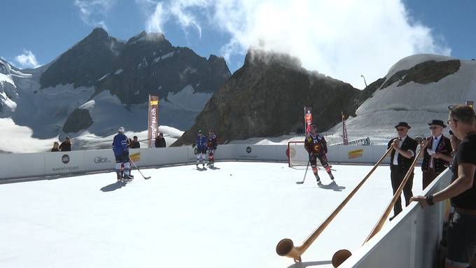 Exklusives Eishockey-Spiel auf 3454 Metern über Meer