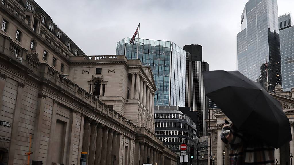 Überraschende Entscheidung: Die britische Notenbank hält an ihrem bisherigen Leitzins von 5,25 Prozent fest. (Archivbild)