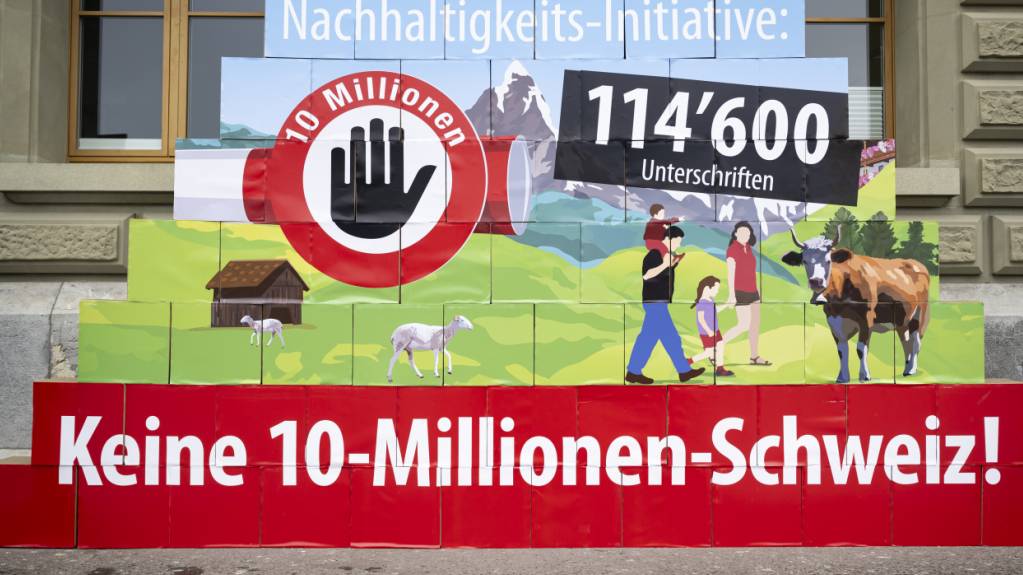 Nach dem Willen der zuständigen Ständeratskommission soll die Initiative «Keine 10-Millionen-Schweiz» ohne Gegenvorschlag an die Urne kommen. Zur Initiative selbst beantragt die Kommission ein Nein. (Archivbild)