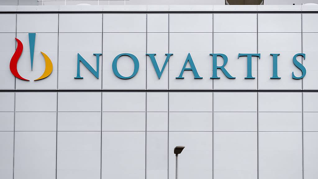 Höhere Steuern liessen den Novartis-Gewinn etwas sinken. (Archivbild)