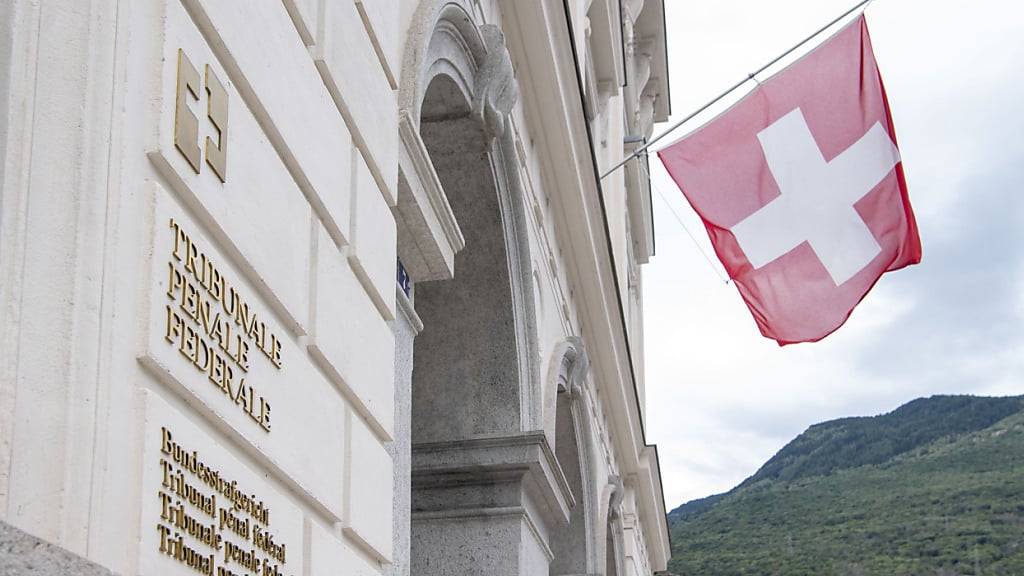 Zwei Schweizern wird wegen Geldwäscherei vor dem Bundesstrafgericht in Bellinzona der Prozess gemacht. (Archivbild)