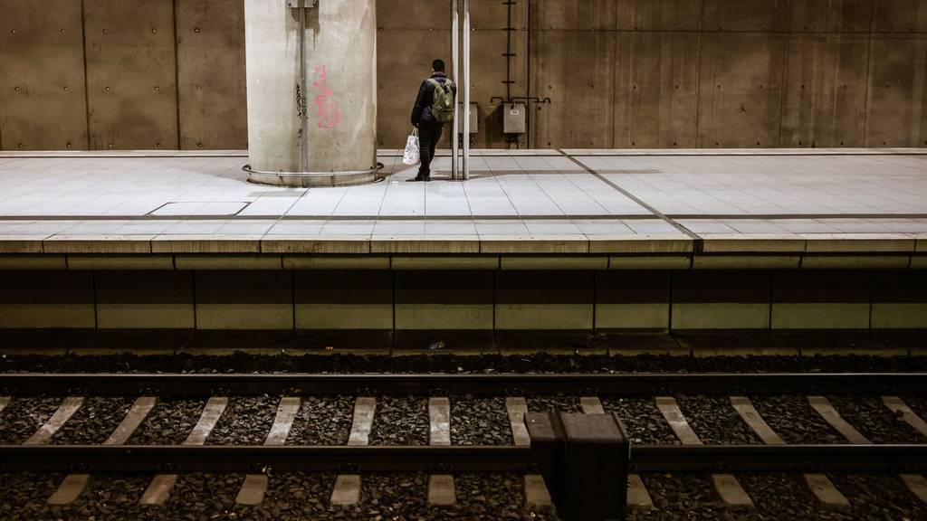 Bahnhof Bahnsteig Deutschland