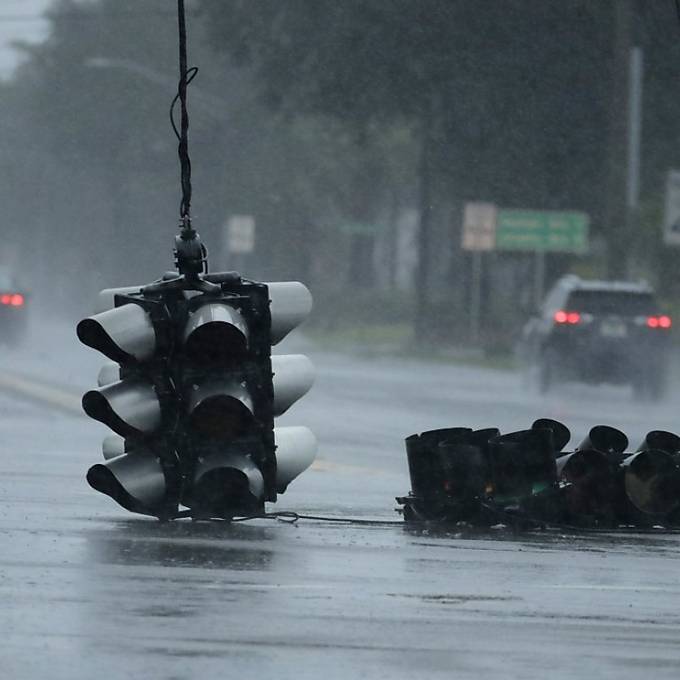 Abgeschwächter Hurrikan «Matthew» kommt in South Carolina an Land