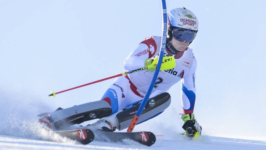 Loïc Meillard schied im Slalom aus, überzeugte aber insgesamt in Are