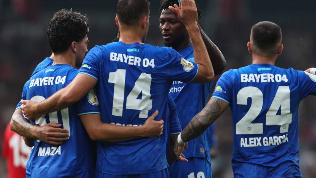 Patrik Schick (14) schoss das erste Tor von Leverkusen