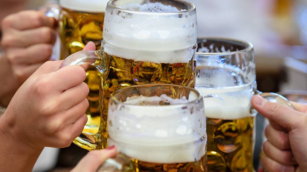 Europäer trinken nach Angaben der WHO weltweit die grössten Mengen Alkohol. (Themenbild)