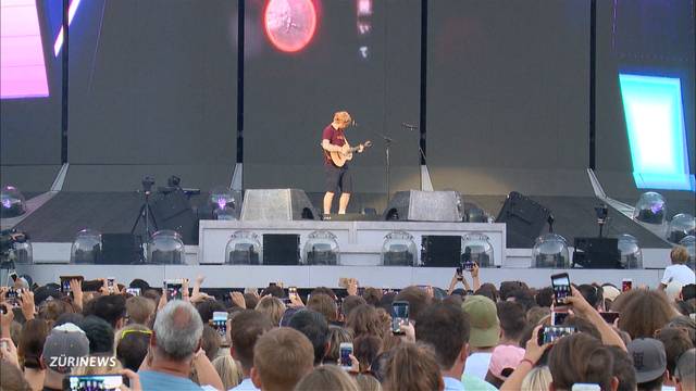 Ed Sheeran und seine Gitarre verzücken 48'000 Zuschauer