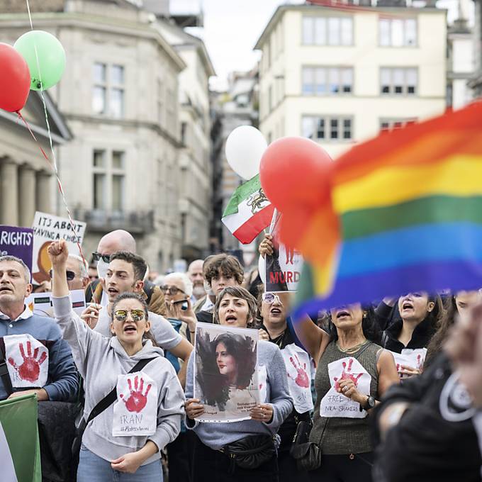 Wieder Hunderte an Solidaritätsdemos für Protestierende im Iran