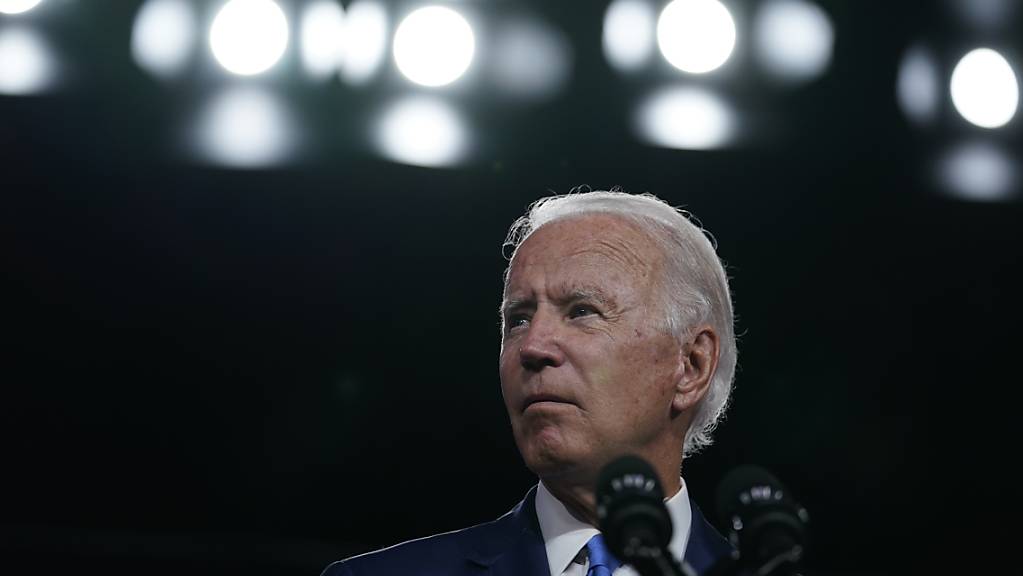 Joe Biden hält eine Rede bei einer Wahlkampfveranstaltung. Foto: Carolyn Kaster/AP/dpa