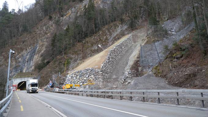 Axenstrasse wieder komplett offen