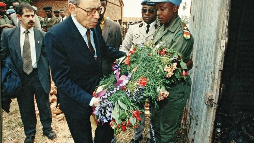 Der ehemalige UNO-Generalsekretär Boutros Boutros-Ghali gedenkt der Opfer des Bürgerkriegs in Ruanda: 22 Jahre nach dem Völkermord leitet die Staatsanwaltschaft Untersuchungen gegen 20 Franzosen ein. (Archivbild)