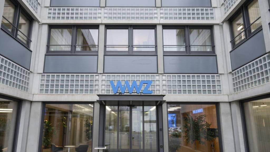 WWZ gewährt den Stromkunden 2026 einen markanten Preisnachlass. (Archivaufnahme)