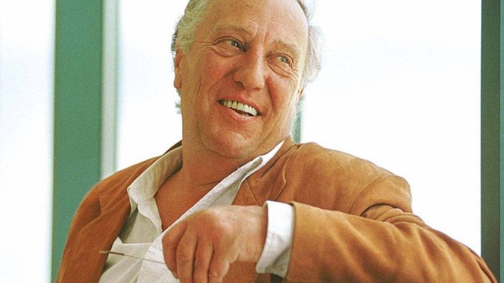 Frederick Forsyth blickt erstmals auf sein Leben als Aussenseiter zurück (Archiv)