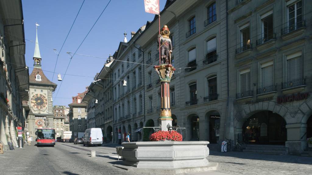 Posten Nummer 7 der Altstadt-Tour im Kinderbuch «Berns verborgene Geschichten»: Der Ritter auf dem Zähringerbrunnen, der kein richtiger Ritter ist. (Archivbild)
