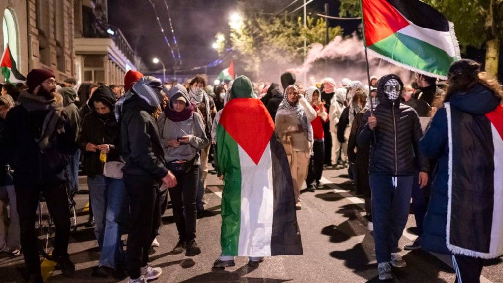 In Lausanne protestierten am Mittwochabend rund 1000 Menschen gegen das Vorgehen der israelischen Marine.