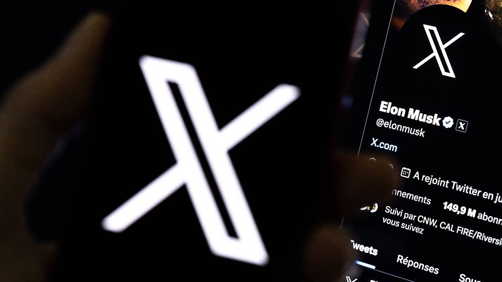 Die Verifikations-Häkchen bei Twitter waren einst heiss begehrt - jetzt können Inhaber des Symbols stattdessen dafür sorgen, dass es nicht in ihren Profilen auftaucht. (Archivbild)