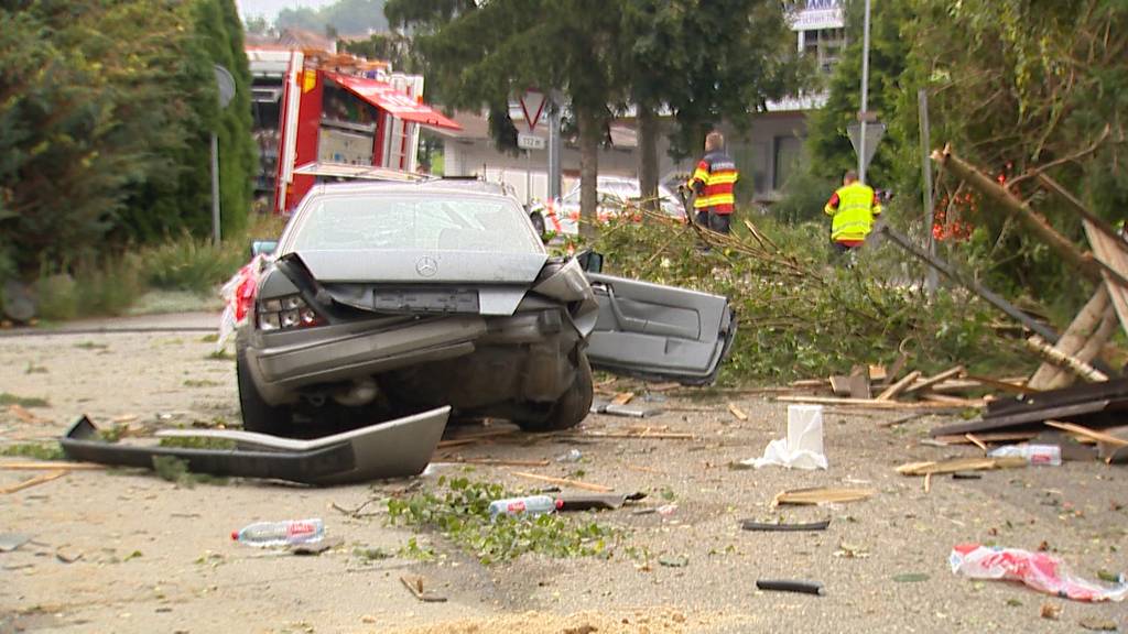 Spektakulärer Unfall in Tägerschen (TG)