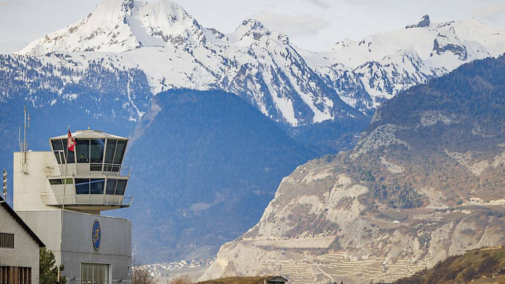 Das Ziel, den Flughafen Sitten in ein strategisches Instrument für die Wirtschaft und den Tourismus zu verwandeln, wird aufgegeben. (Archivbild)