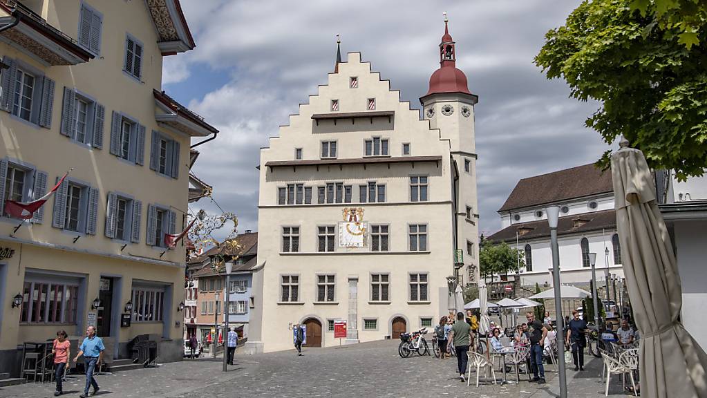 Die Stadt Sursee mit ihrem Rathaus soll 2028 ein Gemeindeparlament erhalten. 