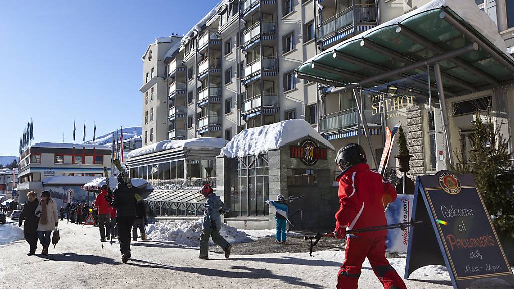 Davos will das Zentrum von Davos Dorf attraktiver gestalten und zu einer ÖV-Drehscheibe machen. (Archivbild)
