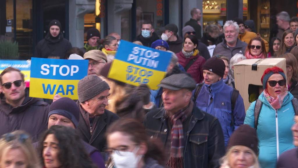 Demo gegen Krieg: 1500 Personen in St.Gallen auf der Strasse