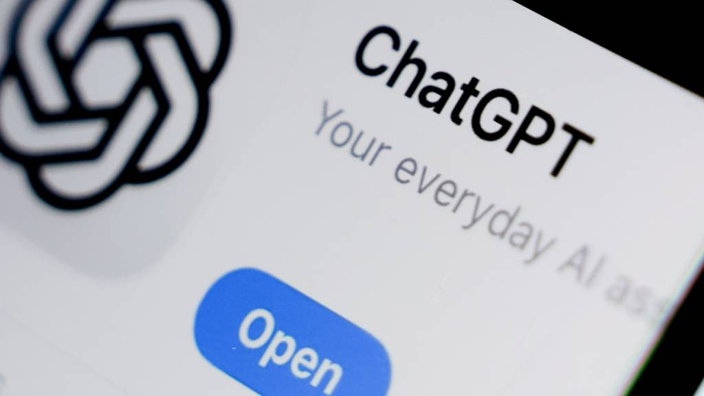 Nach Hacking-Attacken durch seine KI dichtete der ChatGPT-Entwickler OpenAI seine Testumgebungen ab. Ein neues KI-Modell schaffte es trotzdem, Antworten von einem externen Chatbot zu bekommen. (Archivbild)