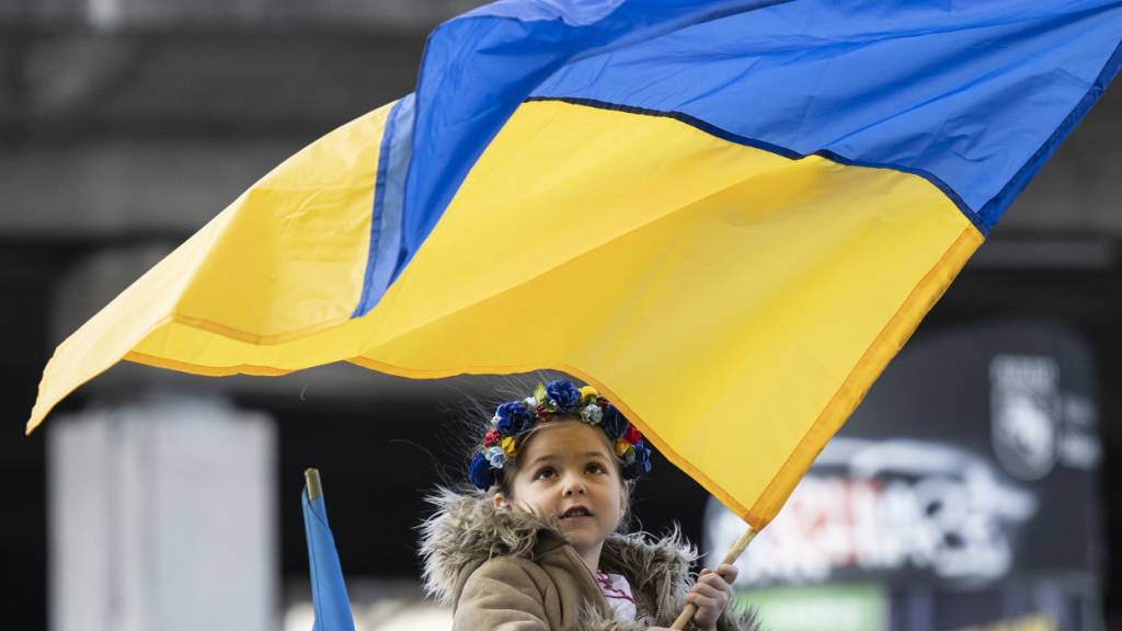 Über tausend Personen demonstrieren in Bern für die Ukraine