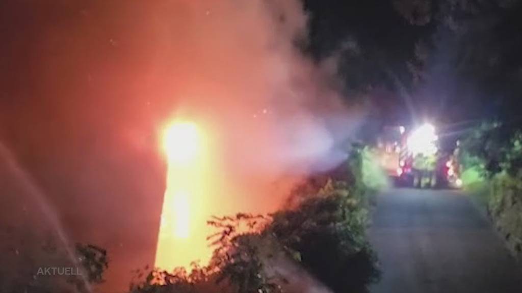 Unbewohnbar: Einfamilienhaus in Koblenz stand in Vollbrand, Bewohner im Spital