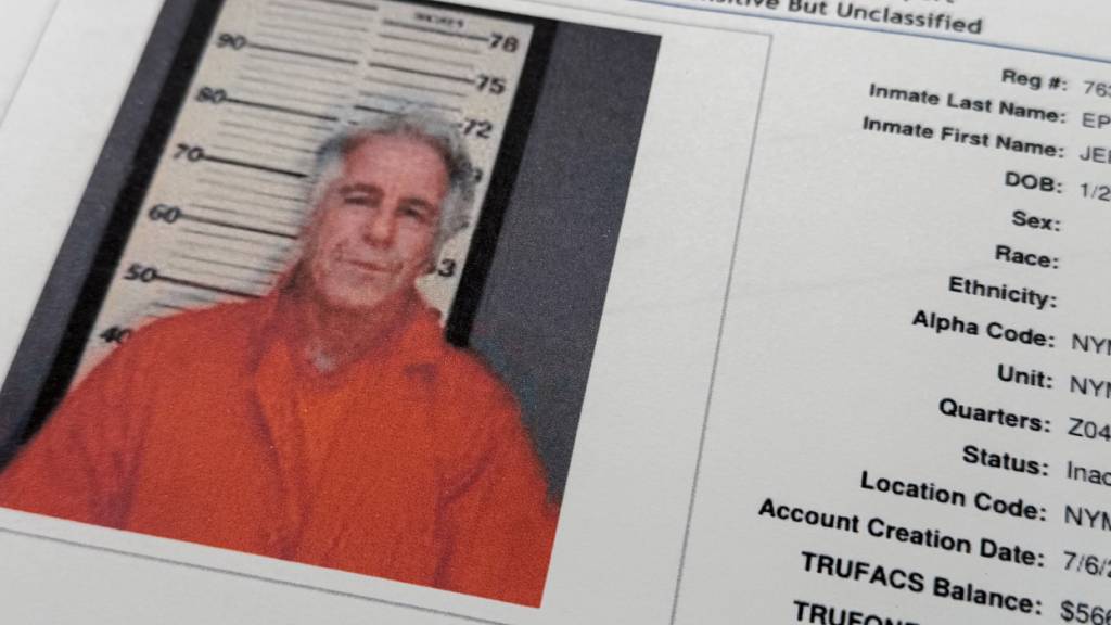 ARCHIV - Ein Dokument, das in der Freigabe der Epstein-Akten durch das US-Justizministerium enthalten ist und am 10.02.2026 aufgenommen wurde, zeigt ein Foto von Jeffrey Epstein auf einem Insassenbericht des Federal Bureau of Prisons. Foto: Jon Elswick/AP/dpa