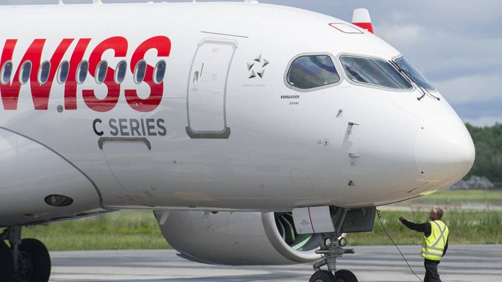 Swiss will seine Passagiere mit mehr Personal betreuen - geplant sind 500 neue Stellen. (Symbolbild)