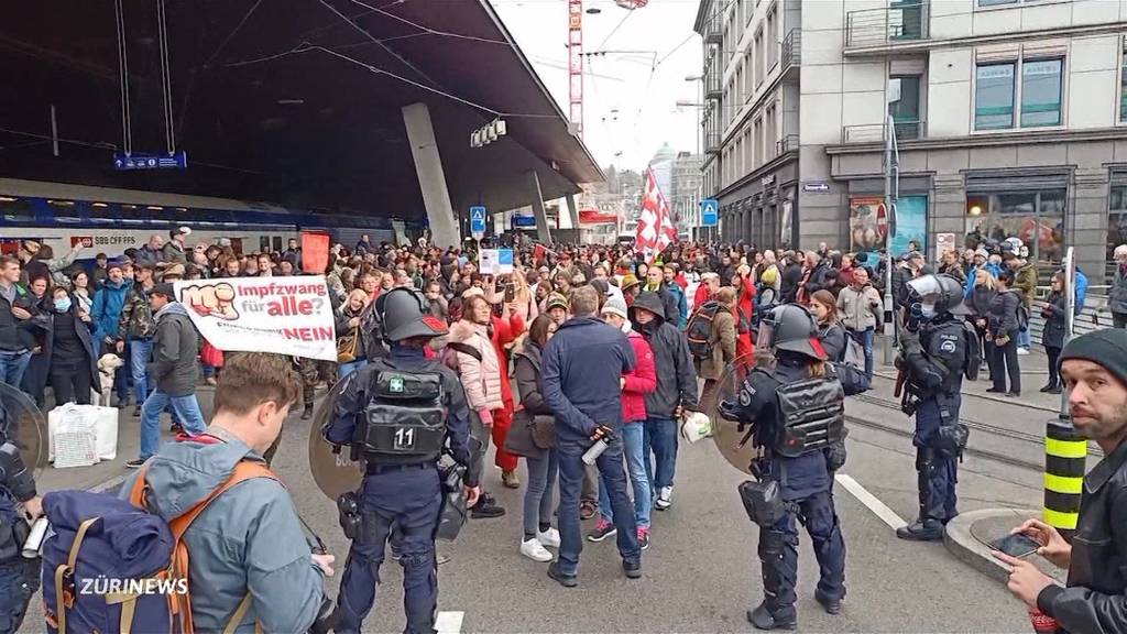 Unbewilligte Demonstrationen am Zürcher Hauptbahnhof