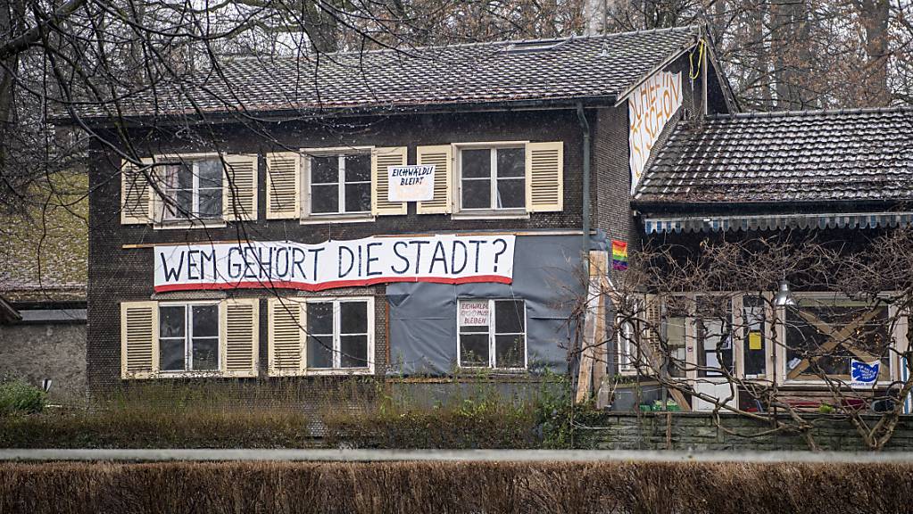 Die mittlerweile unbewohnte Soldatenstube auf der Luzerner Allmend darf laut dem Kantonsgericht abgerissen werden. (Archivbild)