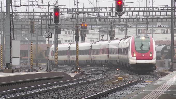 Kurznachrichten: Direktverbindung, Stadtparlament, Masken ÖV