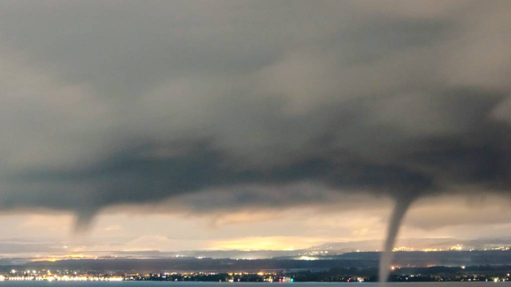 Eine Wasserhose über dem Bodensee fotografiert am Sonntag, 26. August 2018. (Archivbild)