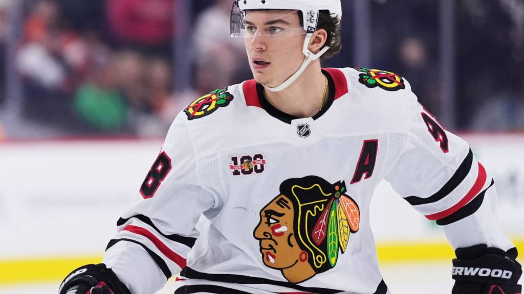 Verpasst den Start in die neue NHL-Saison aufgrund einer Schulterverletzung: Chicagos Starstürmer Connor Bedard